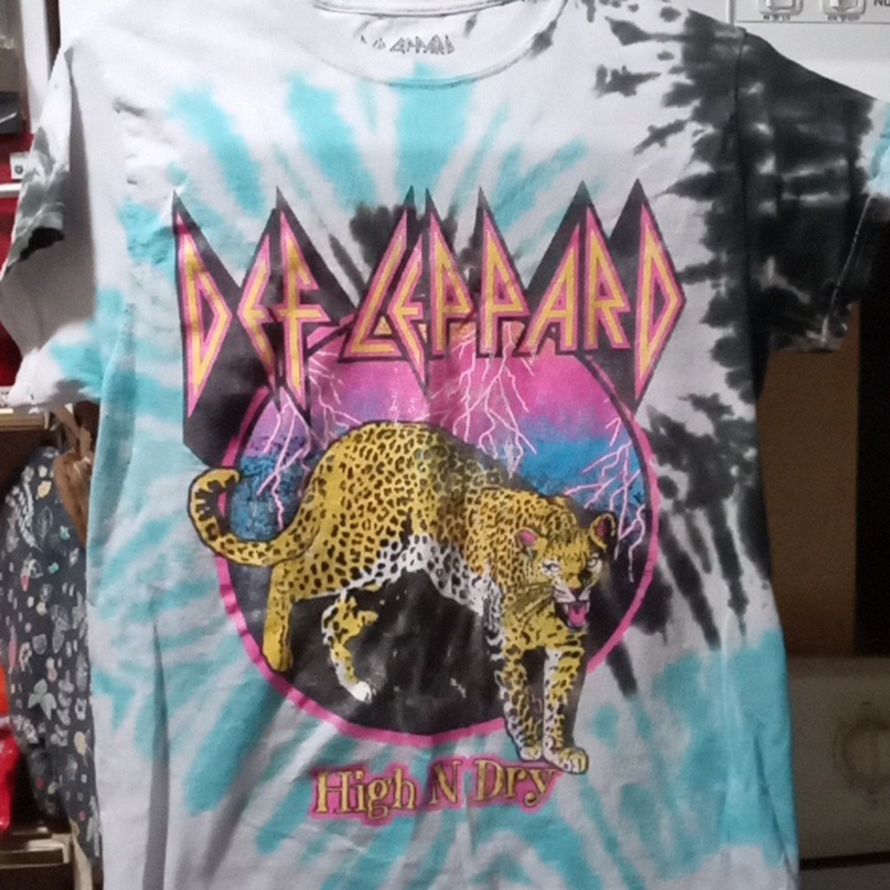 Crazy Cool Tie Died Def Leppard Short Sleeve T-shirt- Size Small